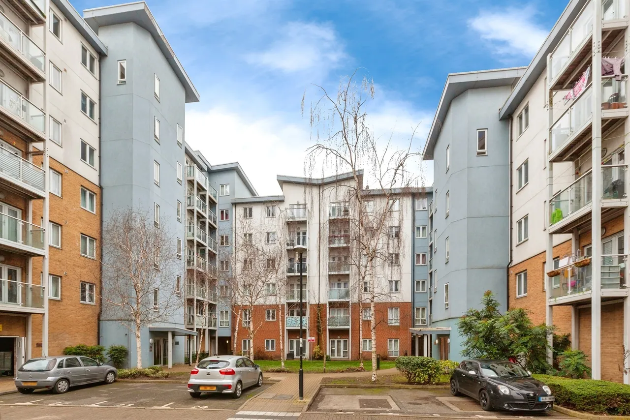 1 bed flat for sale, Mill Street, Slough, SL2
