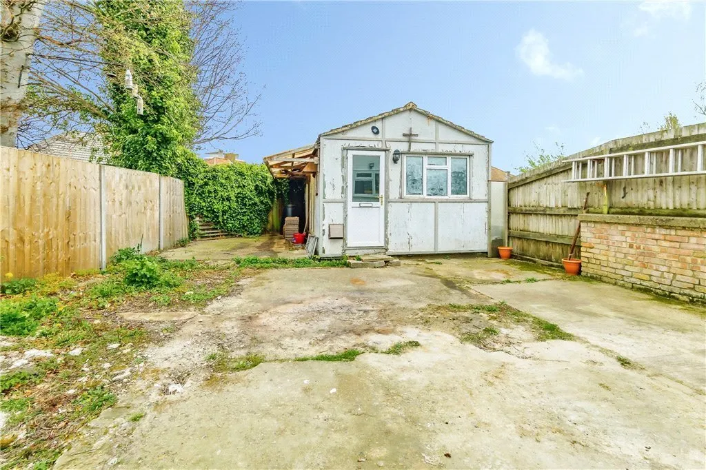 Homestead Way, New Addington, Surrey, CR0, photo 11