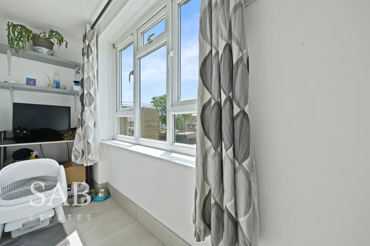 Britten Drive, Southall, UB1, photo 9