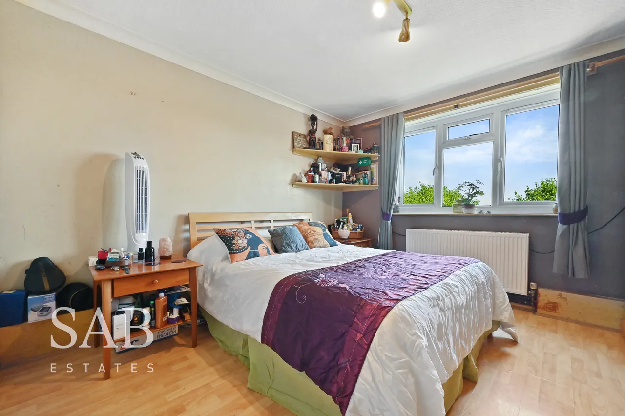 Britten Drive, Southall, UB1, photo 4