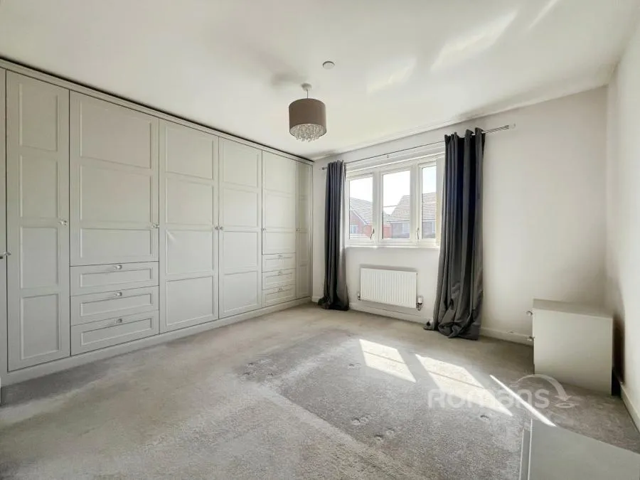 Little Acres Place, Badshot Lea, GU9, photo 6