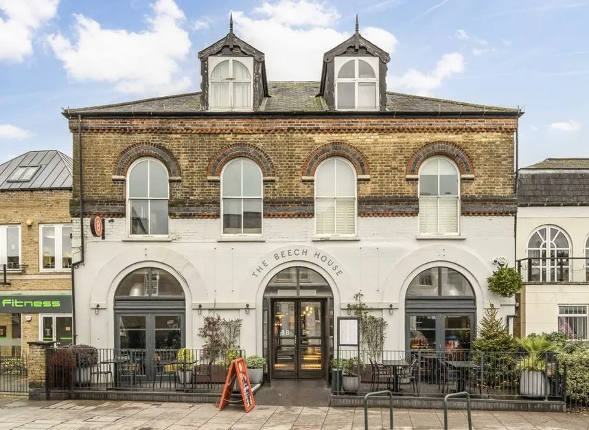 1 bed flat to rent, High Street, Hampton Hill, TW12