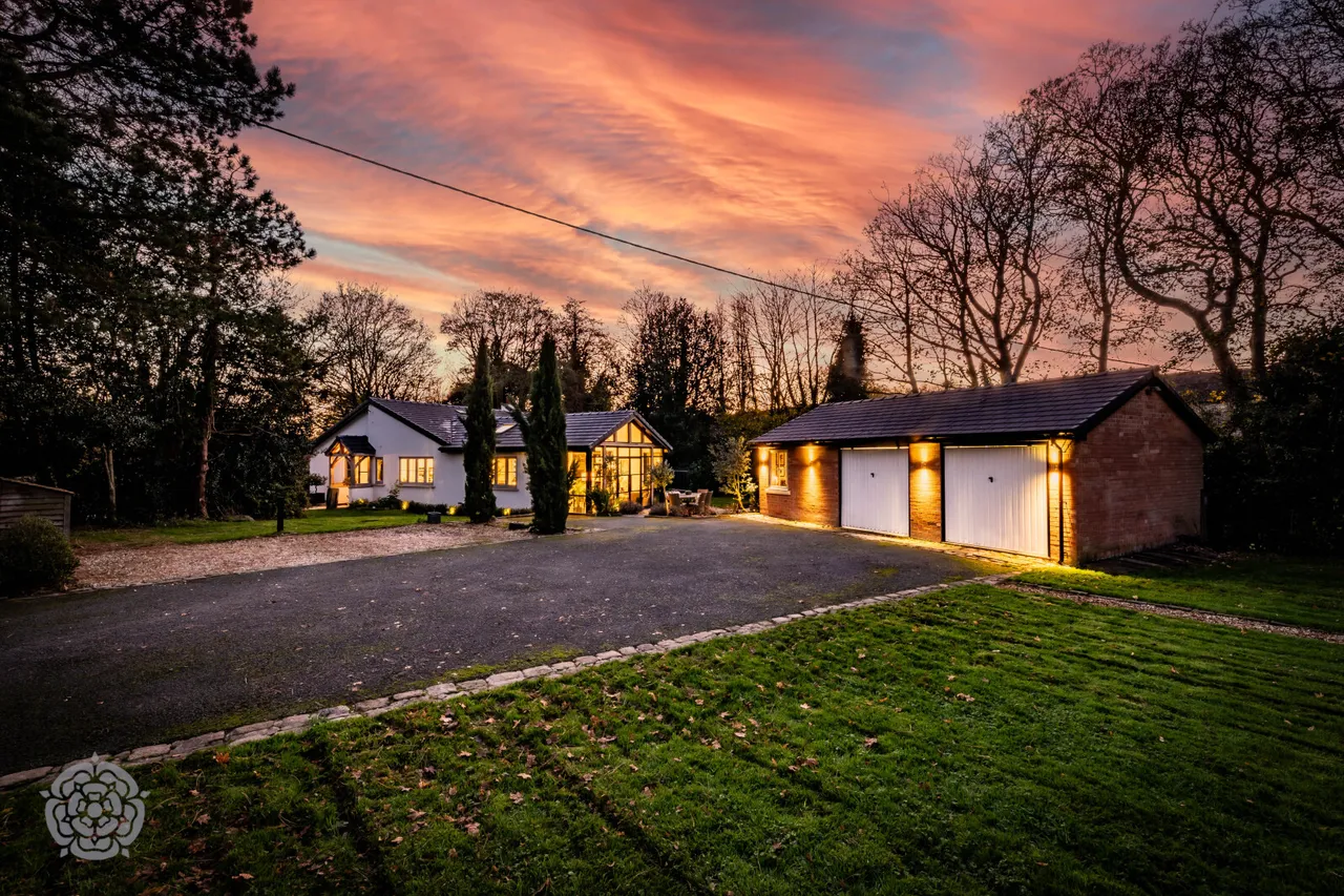 4 bed house for sale — Poultry Farm, 220 Stone Pit Lane, Croft, Warrington, WA3 7DZ