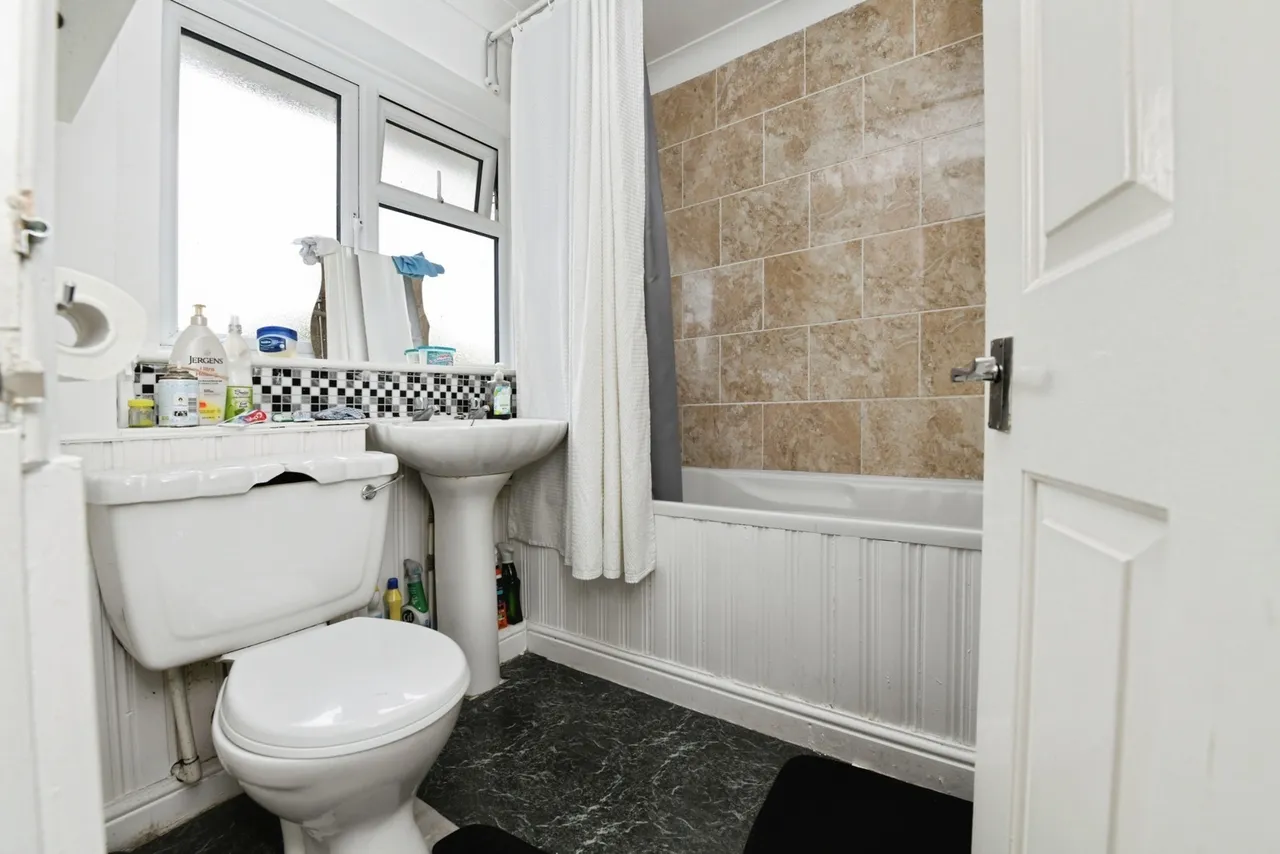 Sandon Road, Basildon, Essex, SS14, photo 12