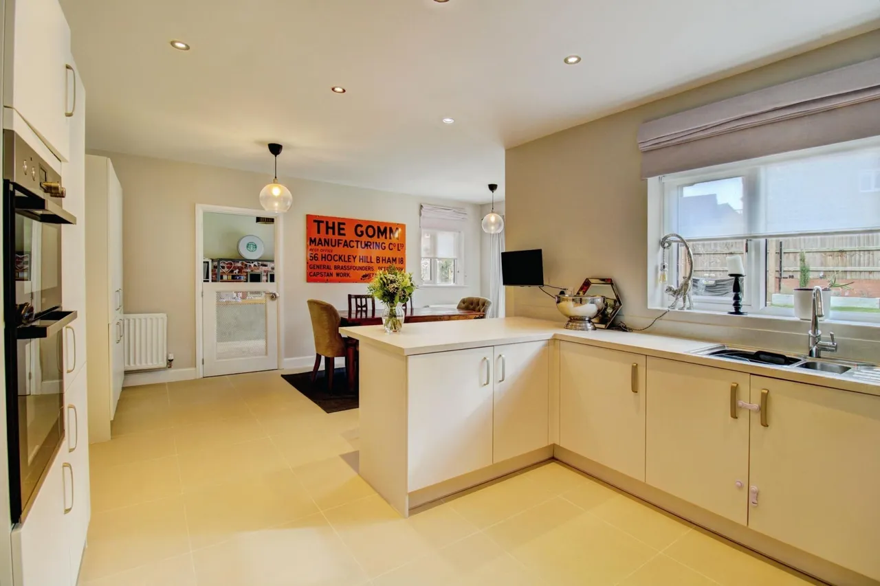Fleming Drive, Lichfield, WS13, photo 5