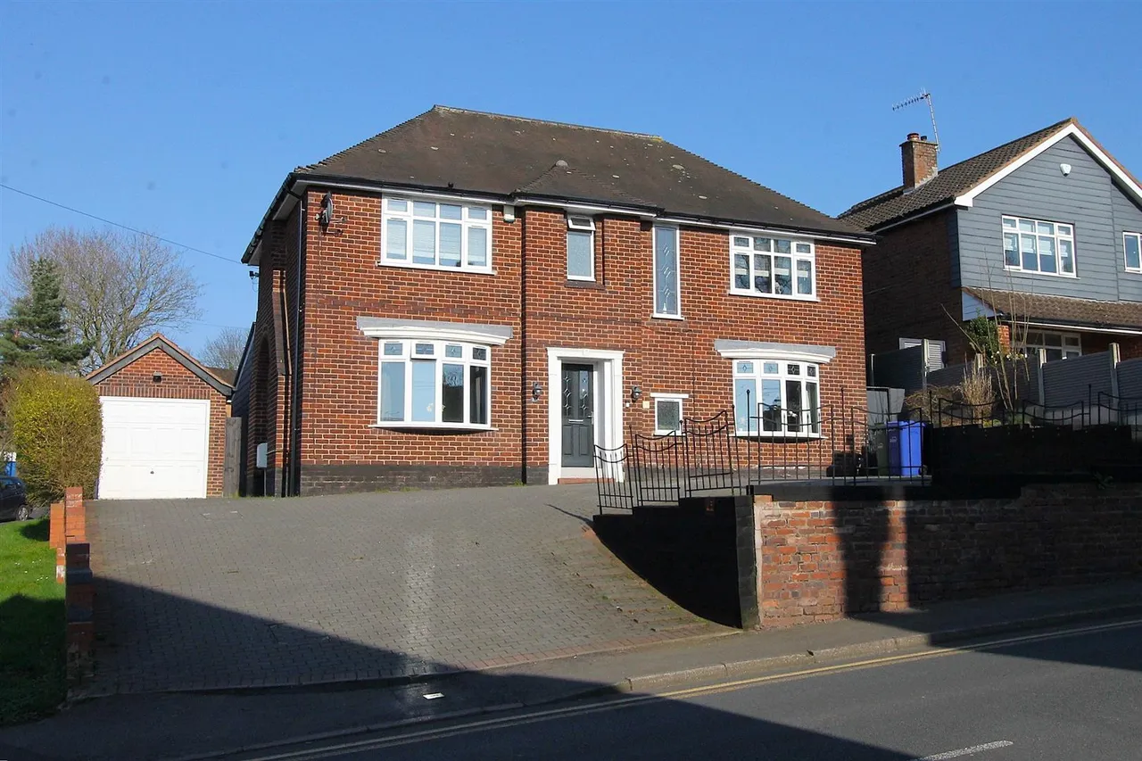 4 bed house for sale — Chawn Hill, Stourbridge