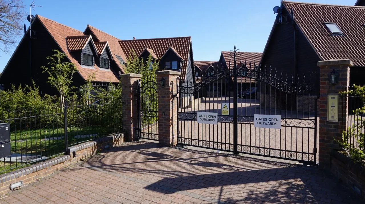 London Road, Stanford Rivers, CM5, photo 16
