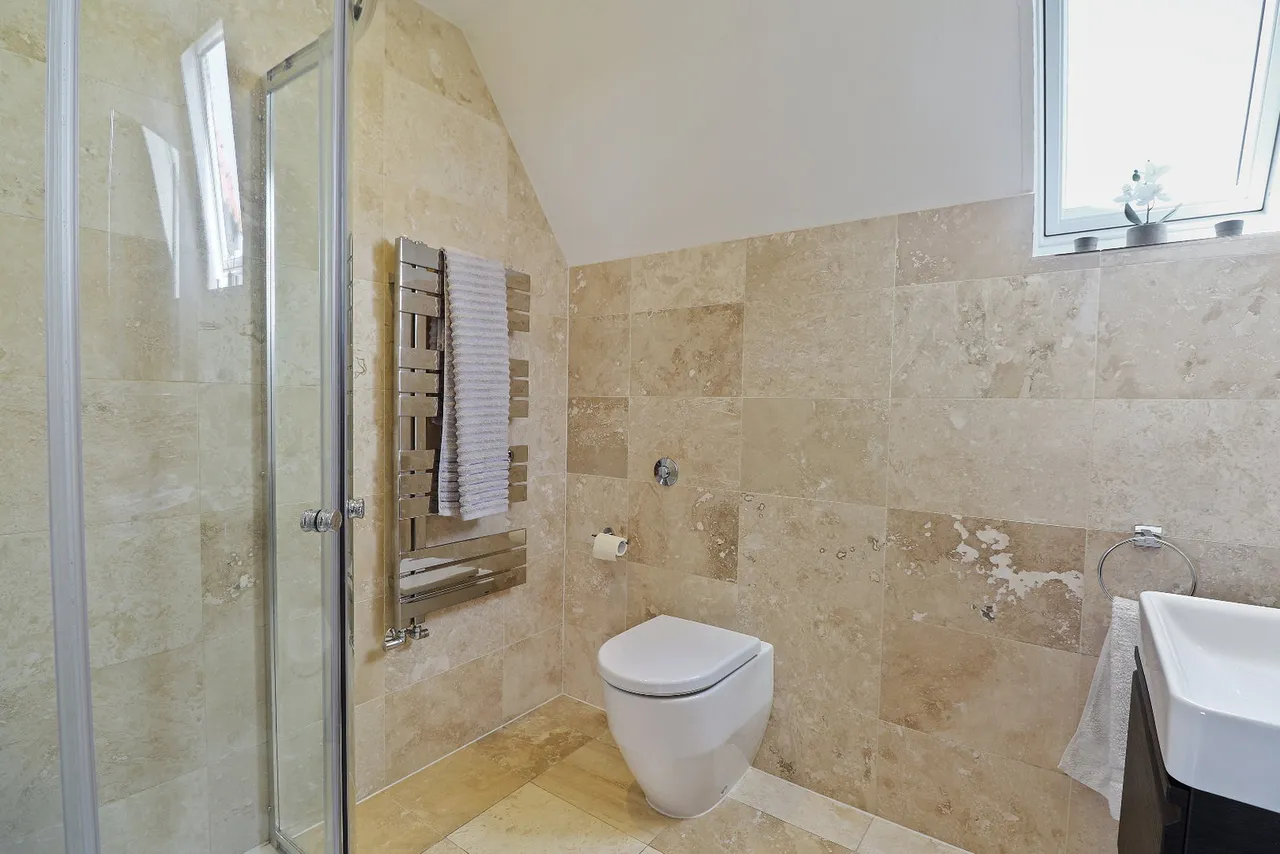 London Road, Stanford Rivers, CM5, photo 10