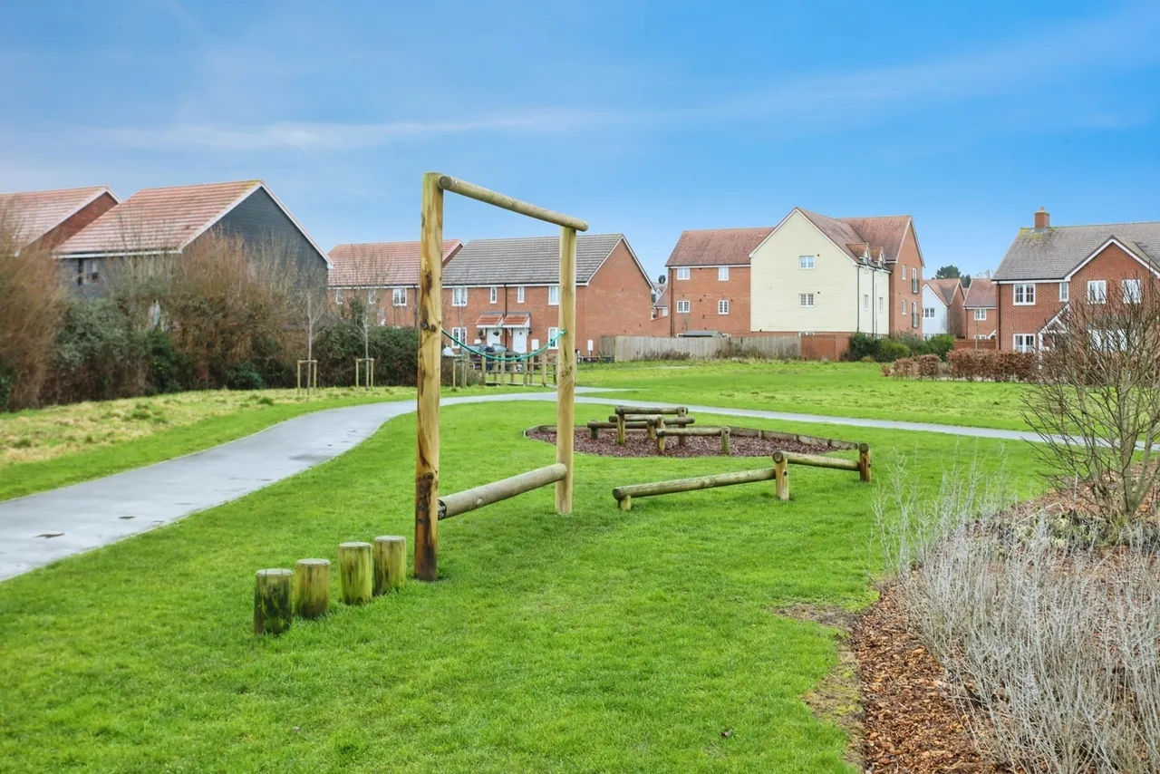Reeves Avenue, Paddock Wood, TN12, photo 11