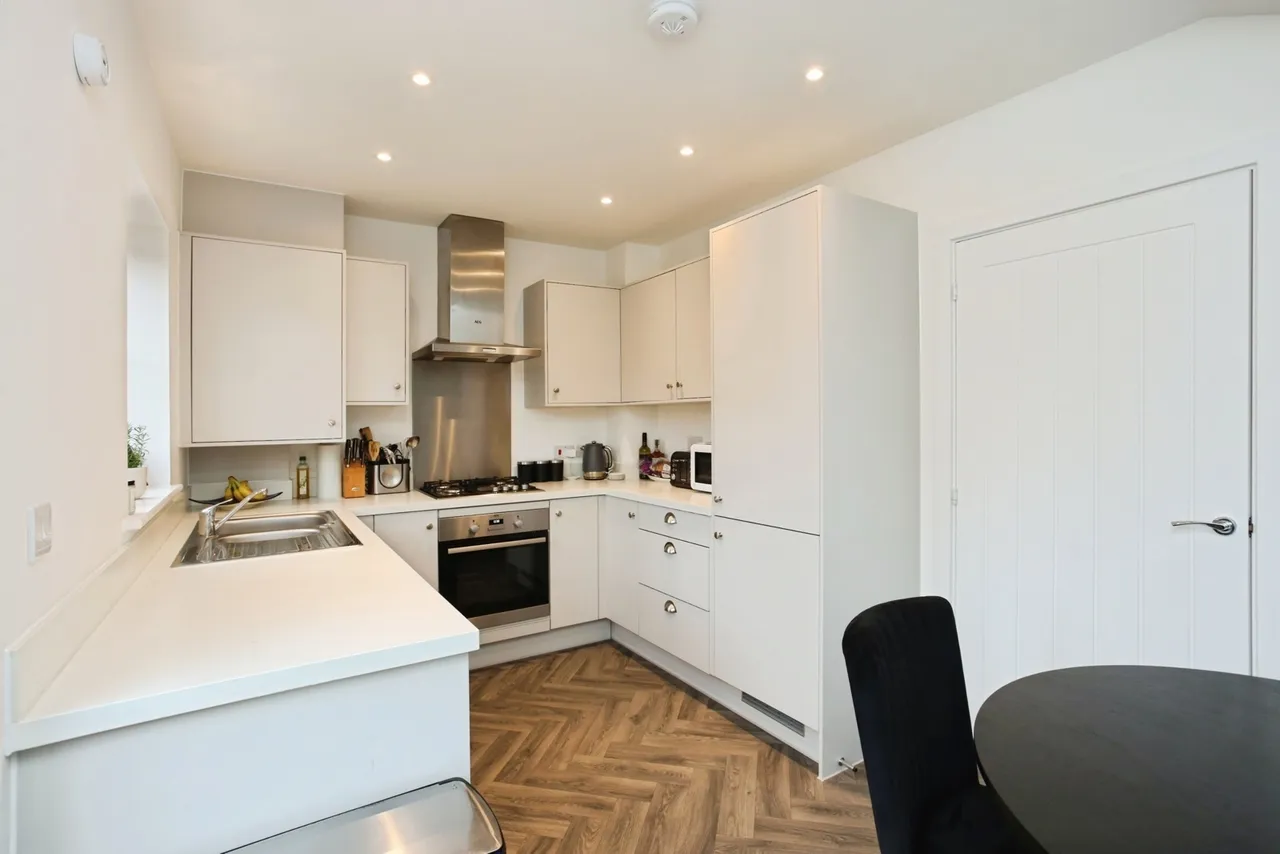 Reeves Avenue, Paddock Wood, TN12, photo 9
