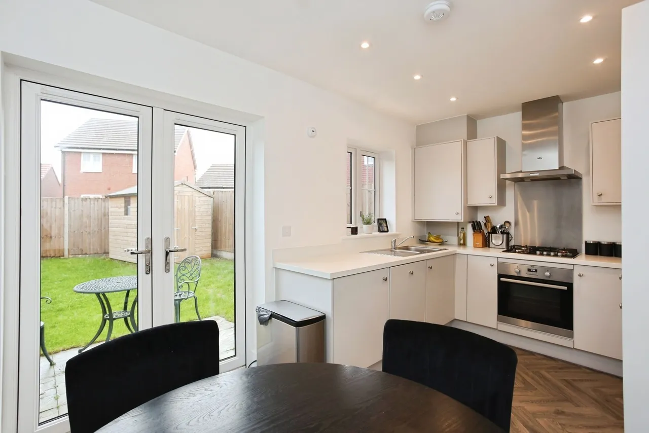 Reeves Avenue, Paddock Wood, TN12, photo 3