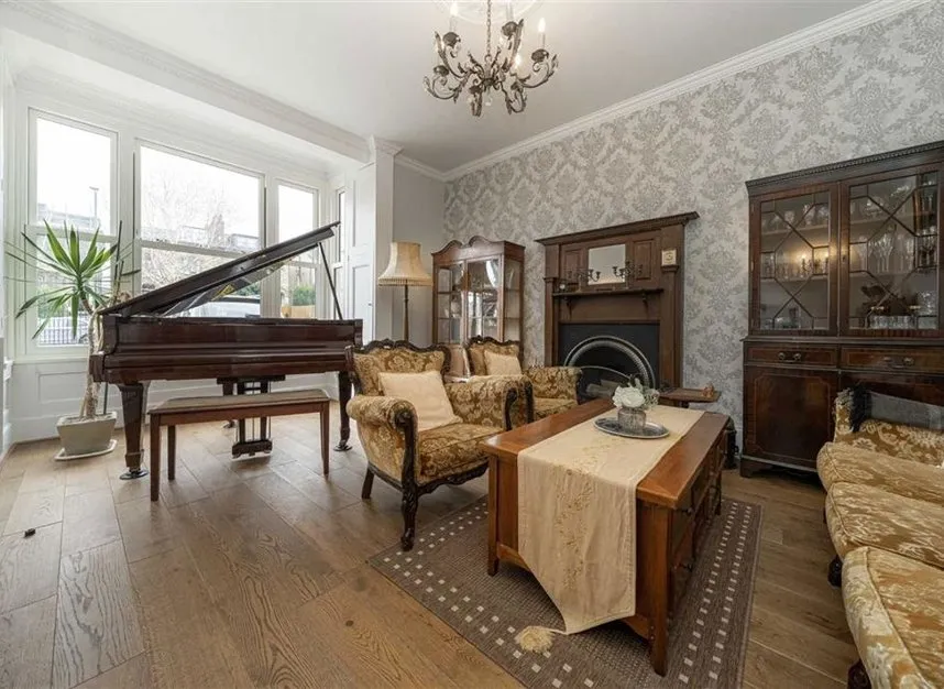 Stanley Road, Teddington, TW11, photo 2