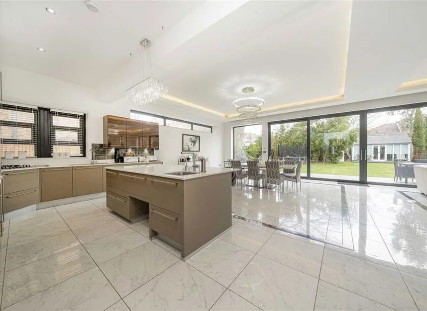 Stanley Road, Teddington, TW11, photo 3