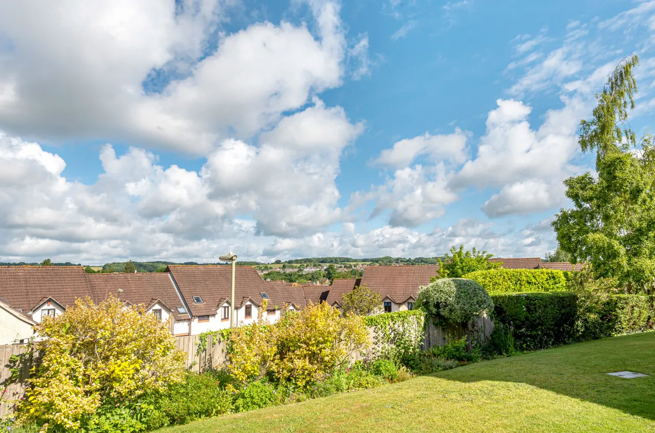 St. Marys Close, Alton, GU34, photo 9