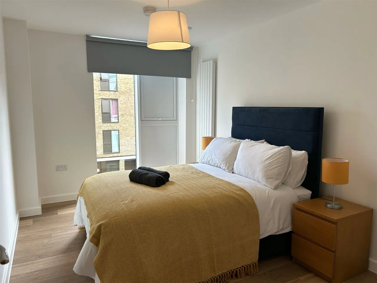 2 bed flat to rent — Spitfire Chase, Walton-on-Thames, Surrey, KT12