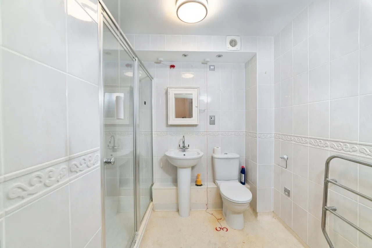 Court, Swansea, SA3, photo 12