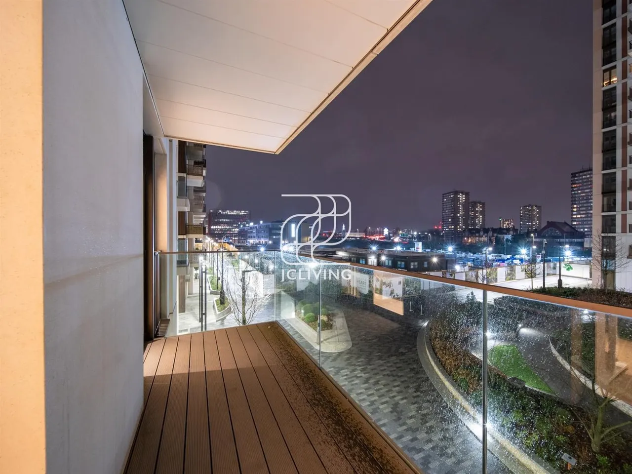 Fountain Park Way, London, W12, photo 13