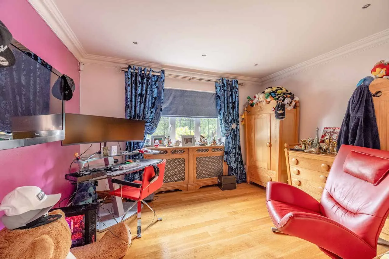 Fulmer Drive, Gerrards Cross, SL9, photo 13