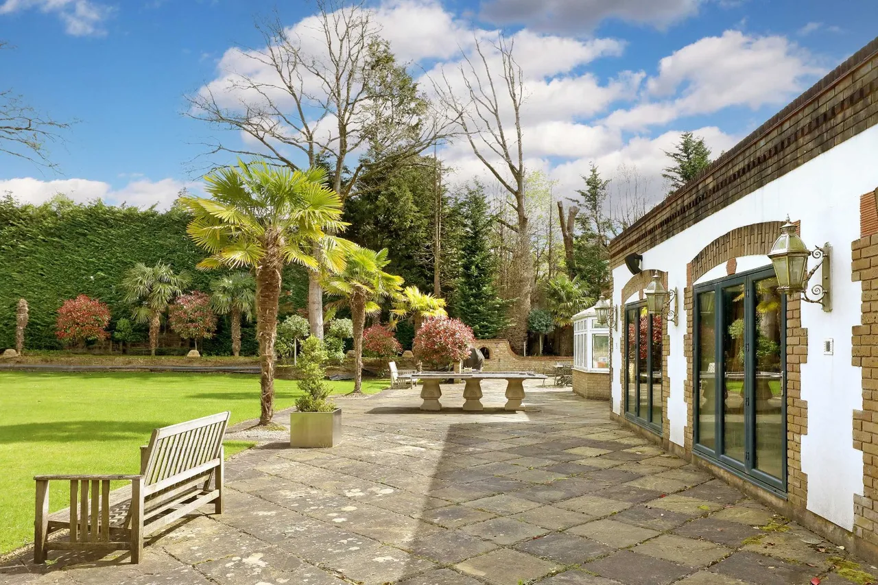Fulmer Drive, Gerrards Cross, SL9, photo 18