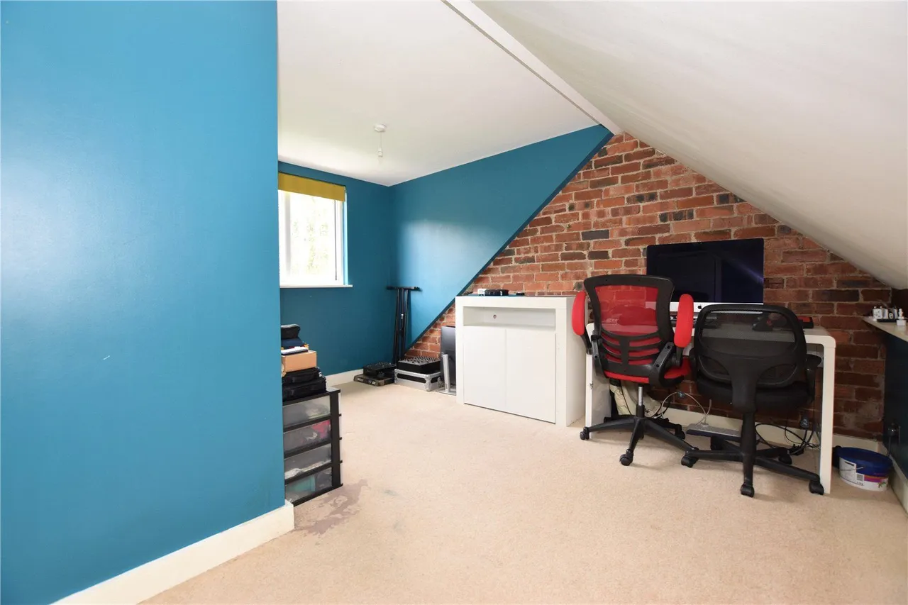 Ramshead Drive, Seacroft, LS14, photo 3
