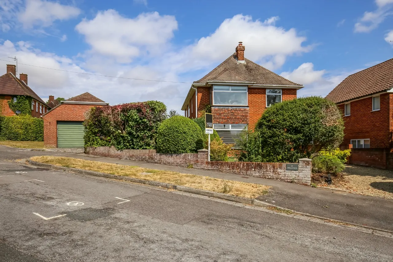 4 bed house for sale — Godley Road, Harnham, Salisbury, Wiltshire, SP2 8EQ