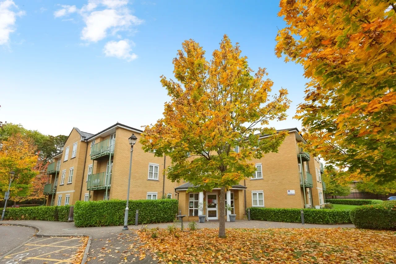 Village Way, Barkingside, Ilford, IG6, photo 2
