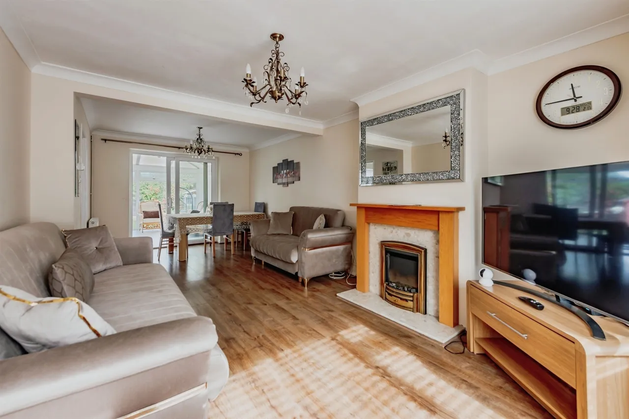 Winchester Road, Crawley, RH10, photo 7