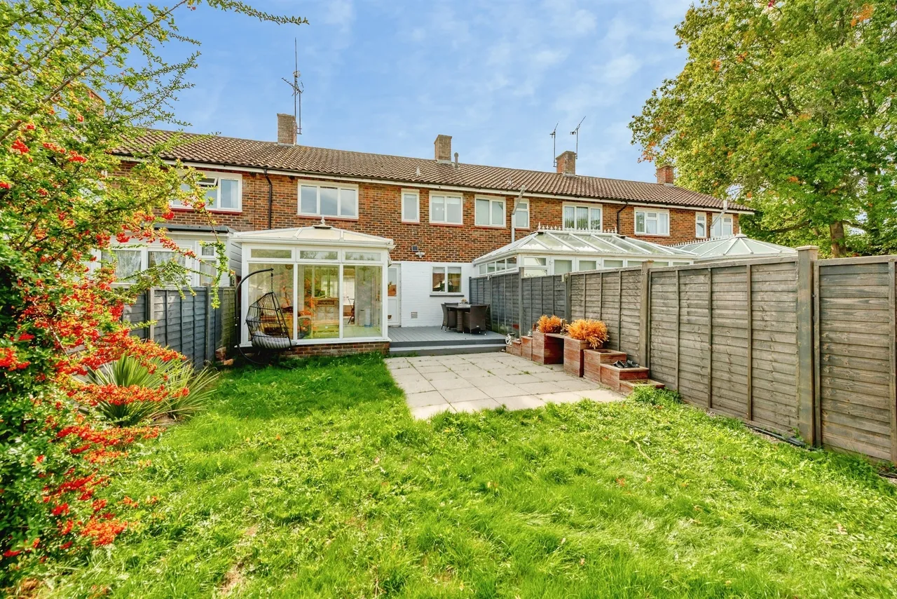 Winchester Road, Crawley, RH10, photo 5