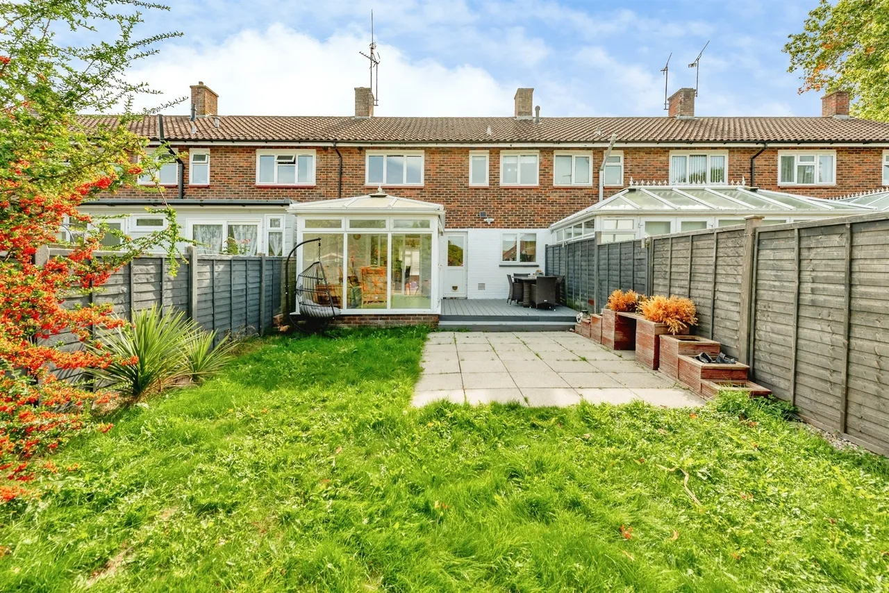 Winchester Road, Crawley, RH10, photo 6