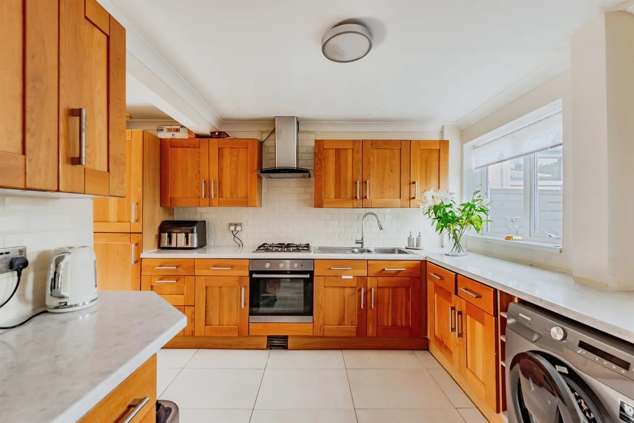 Winchester Road, Crawley, RH10, photo 21