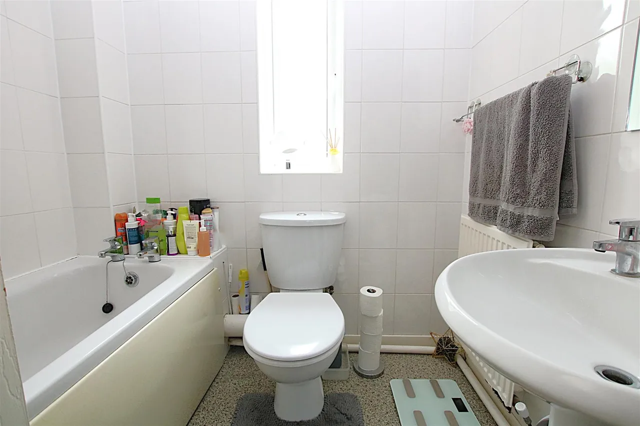 Granary Court, East Hunsbury, photo 9