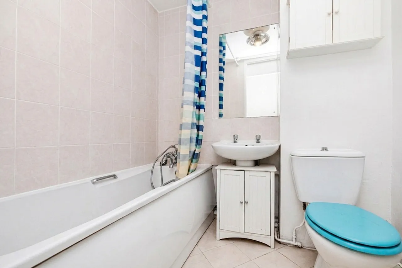 Bredhurst Close, London, SE20, photo 19