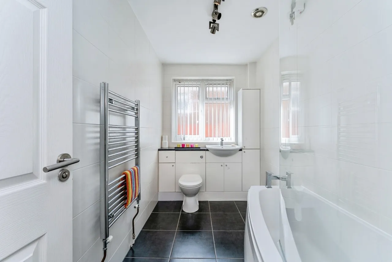 Bromfield Lane, Mold, CH7, photo 11