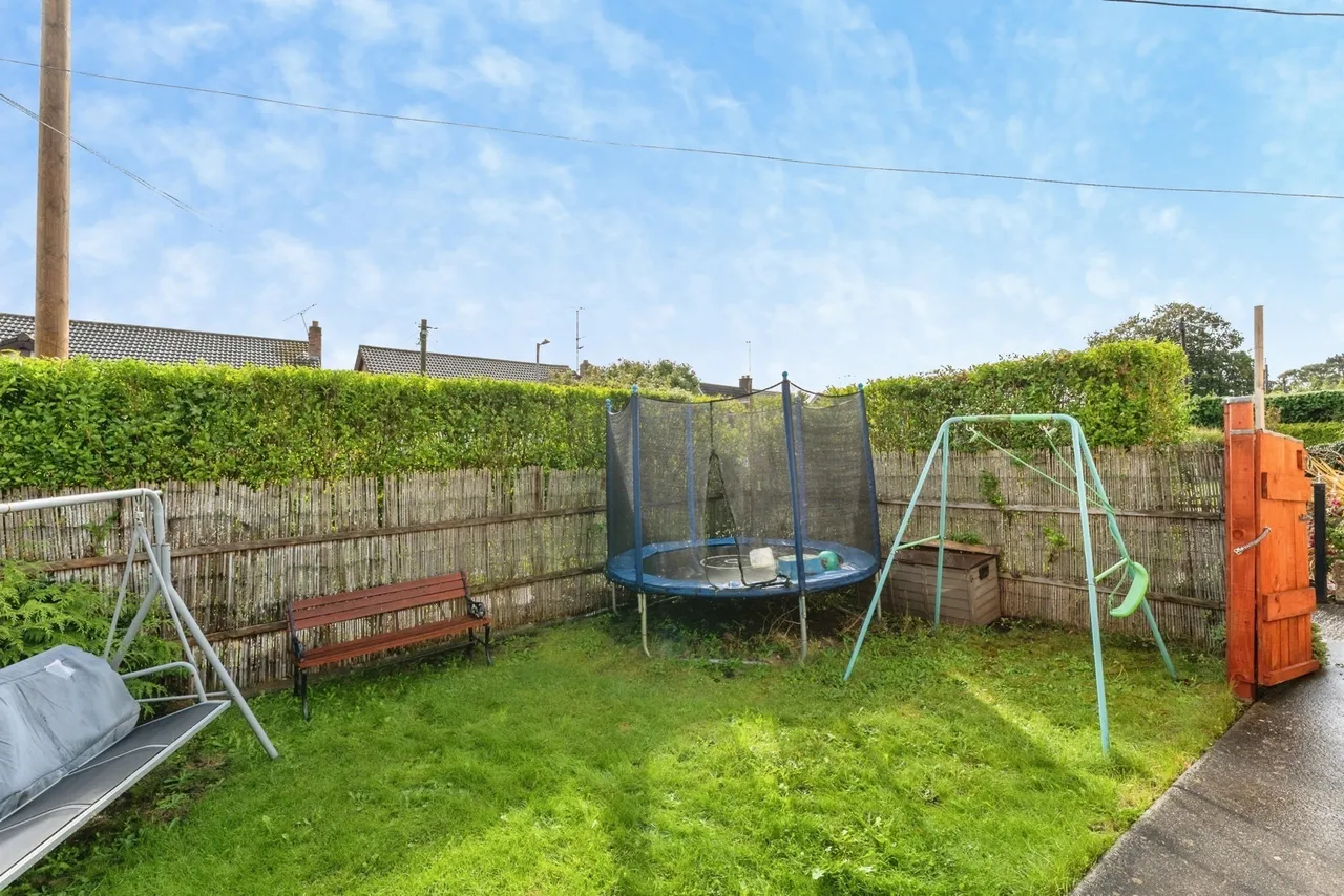 Bromfield Lane, Mold, CH7, photo 20