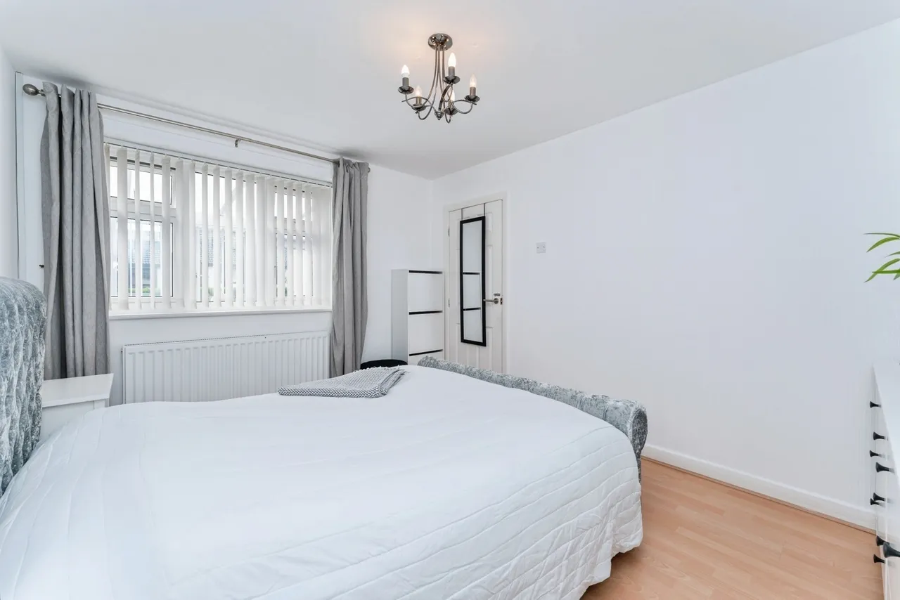 Bromfield Lane, Mold, CH7, photo 15