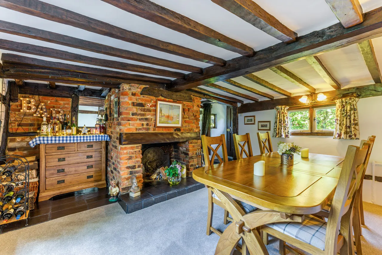 Reading Road, Yateley Common, GU17, photo 5