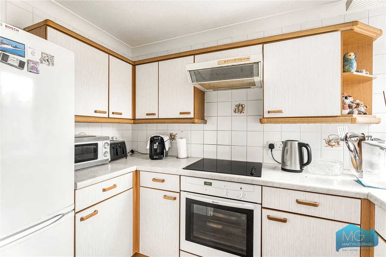 Avenue Road, London, N14, photo 5