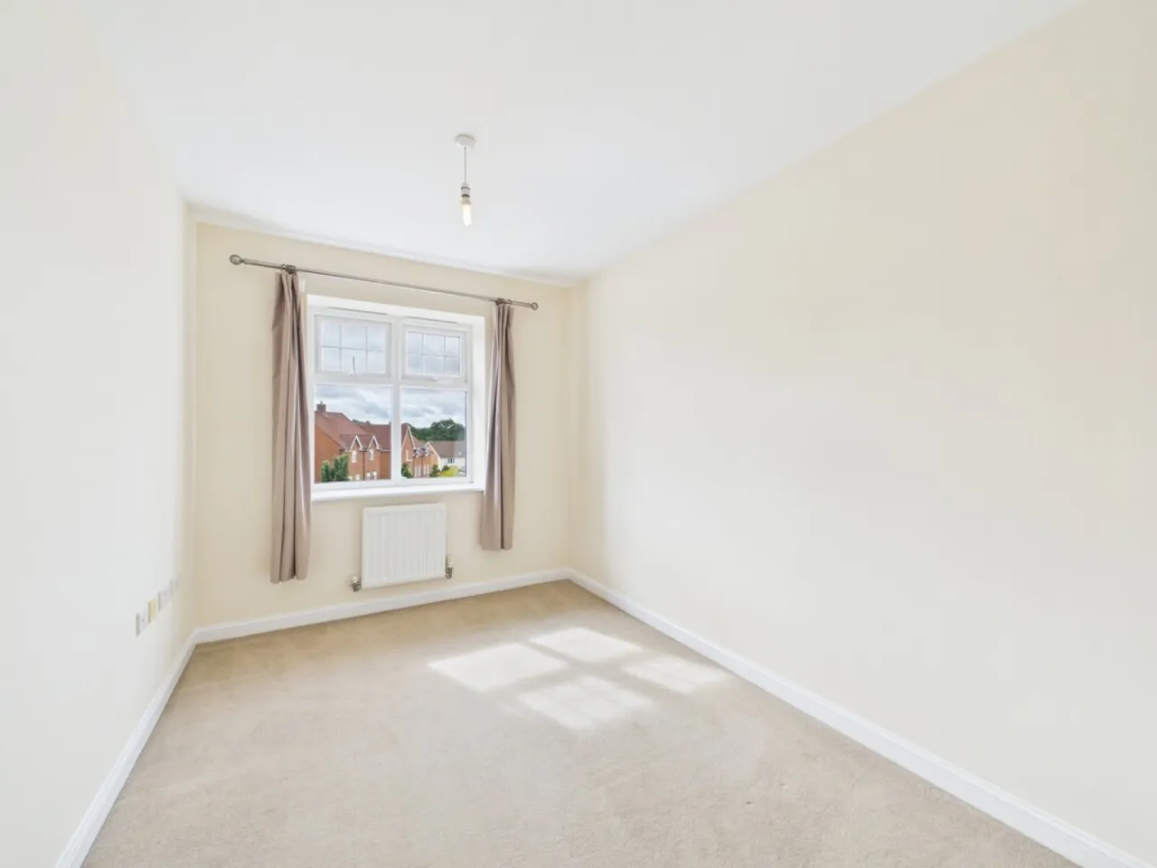 Sargent Way, Wickhurst Green, Horsham, photo 6