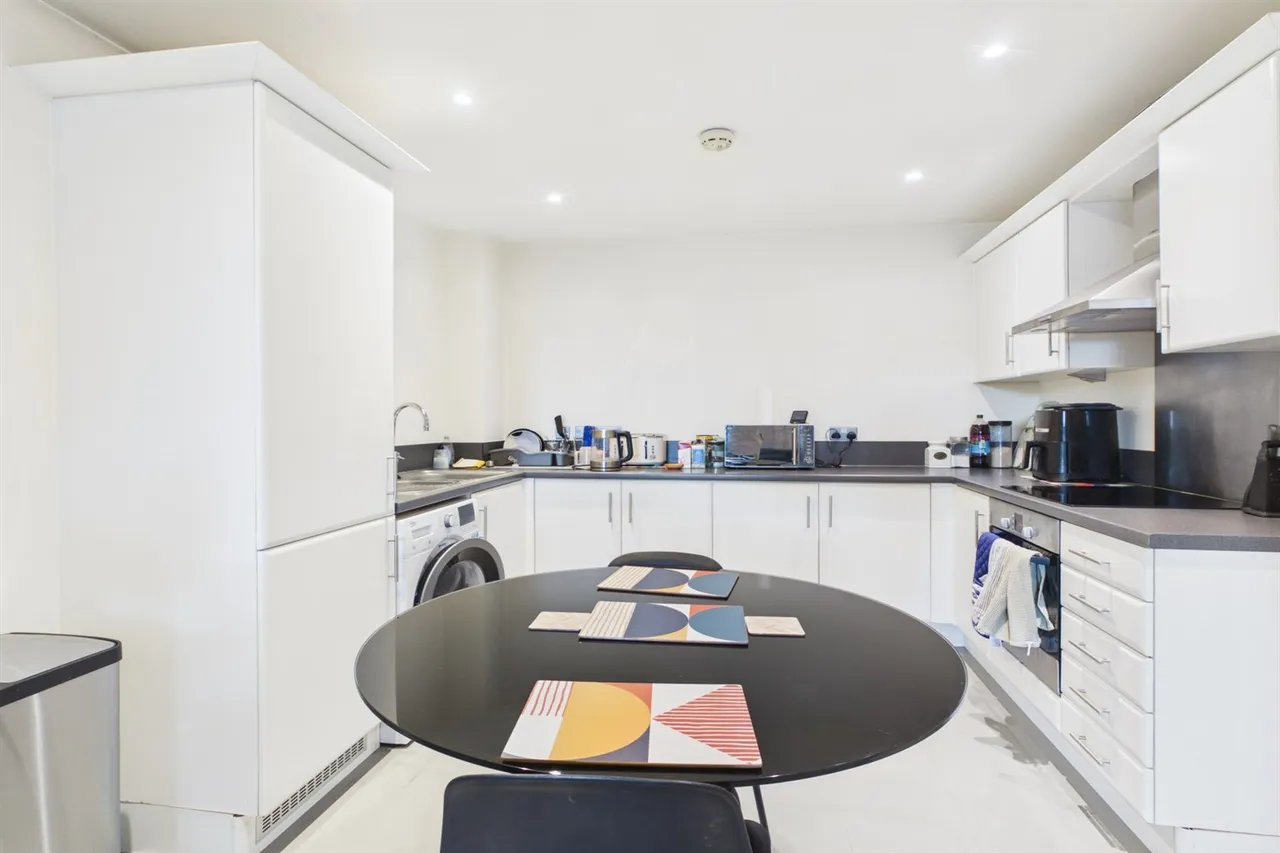 4 Chapter Way, Colliers Wood, SW19 2RZ, photo 5