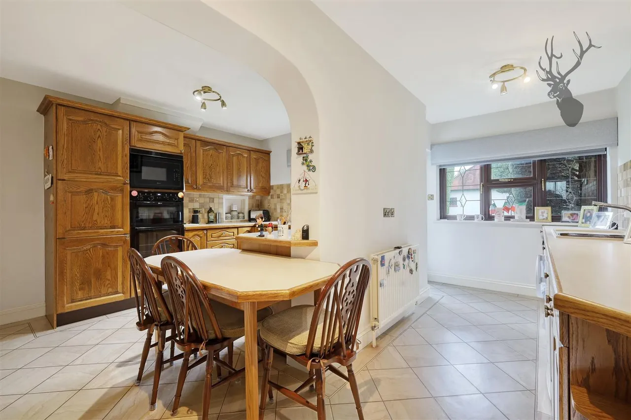 Courtland Drive, Chigwell, IG7, photo 10
