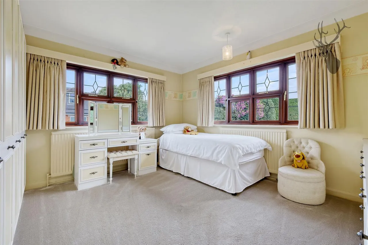 Courtland Drive, Chigwell, IG7, photo 15