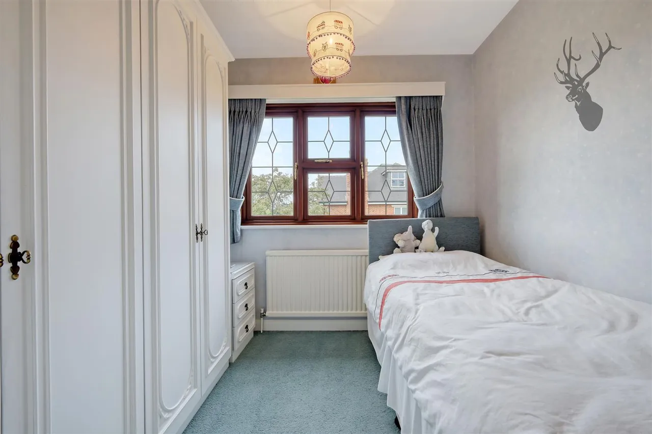 Courtland Drive, Chigwell, IG7, photo 20