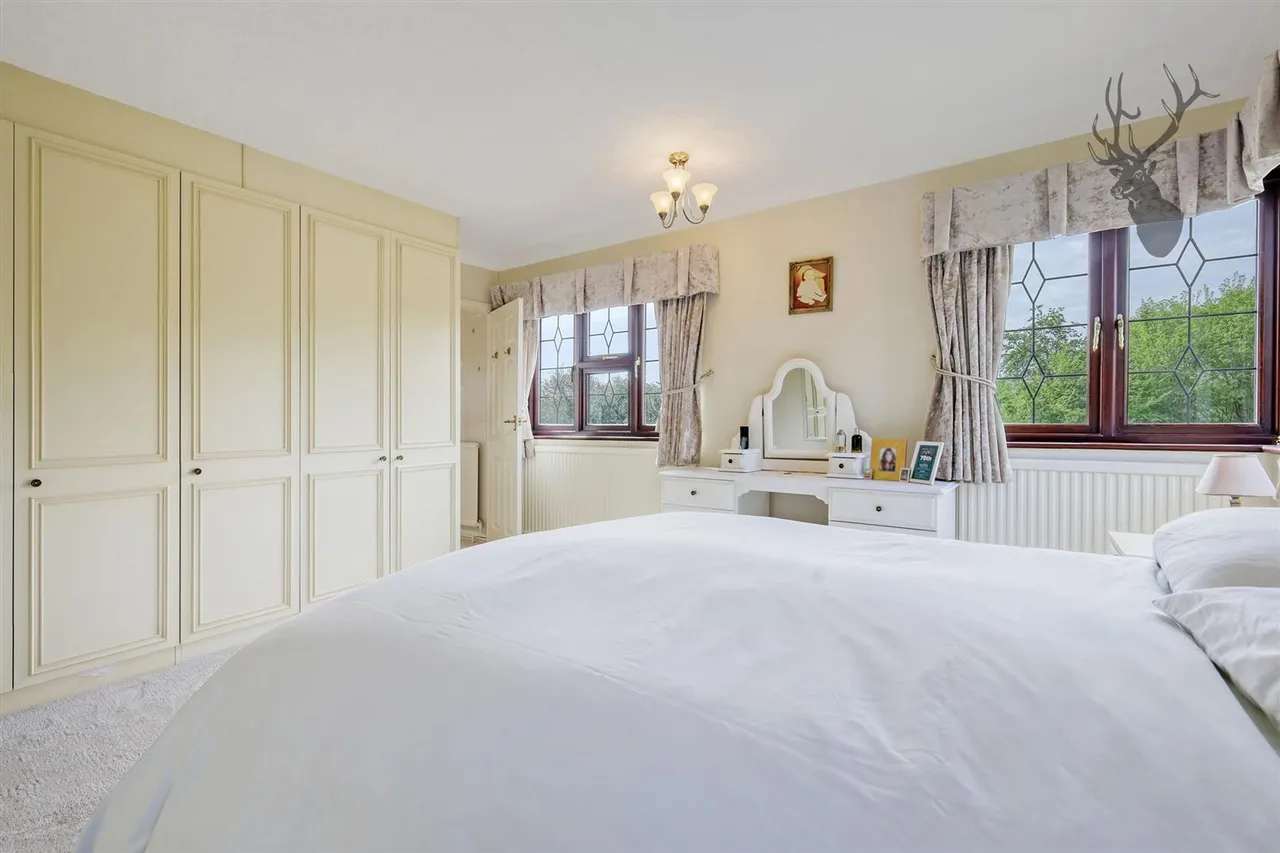 Courtland Drive, Chigwell, IG7, photo 17