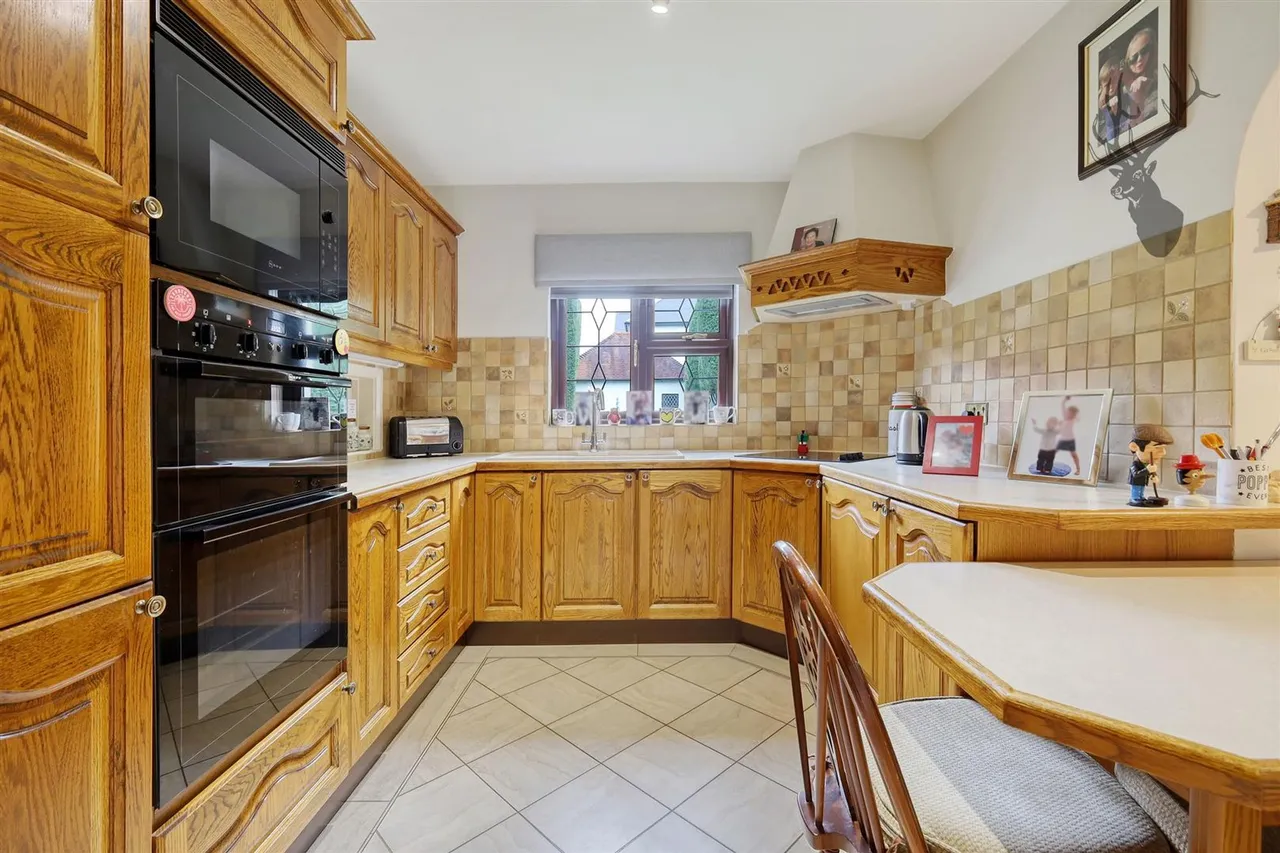 Courtland Drive, Chigwell, IG7, photo 9