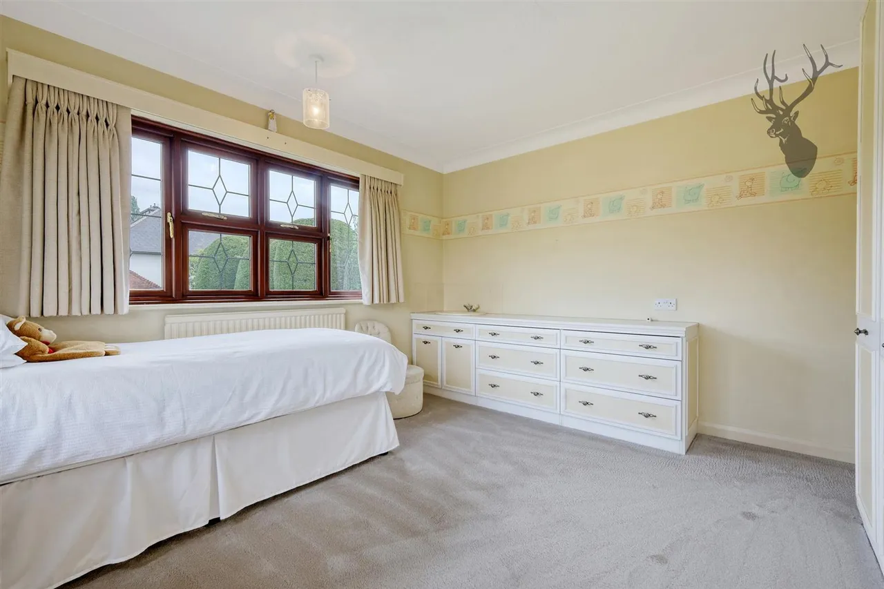 Courtland Drive, Chigwell, IG7, photo 19