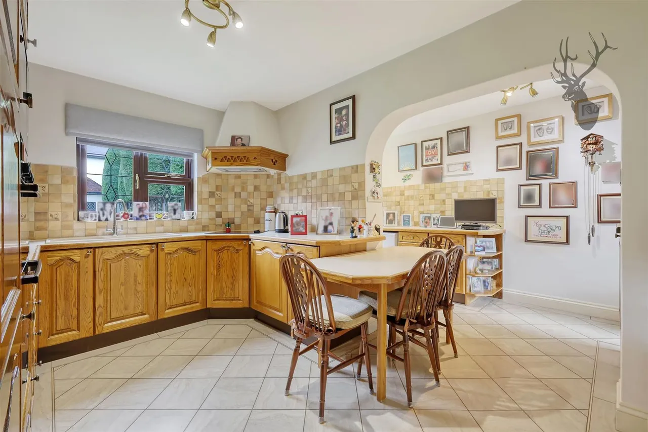 Courtland Drive, Chigwell, IG7, photo 8