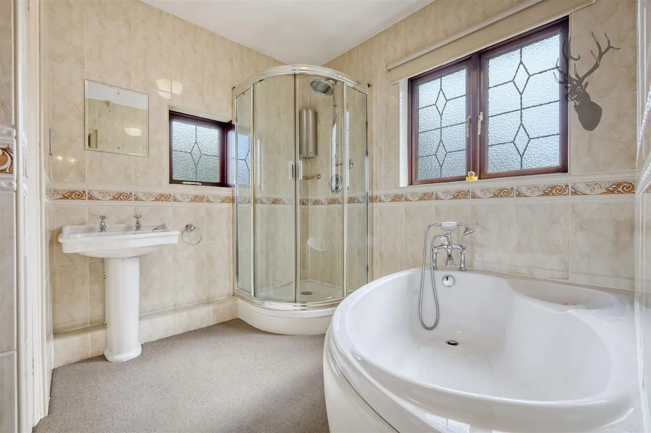 Courtland Drive, Chigwell, IG7, photo 16