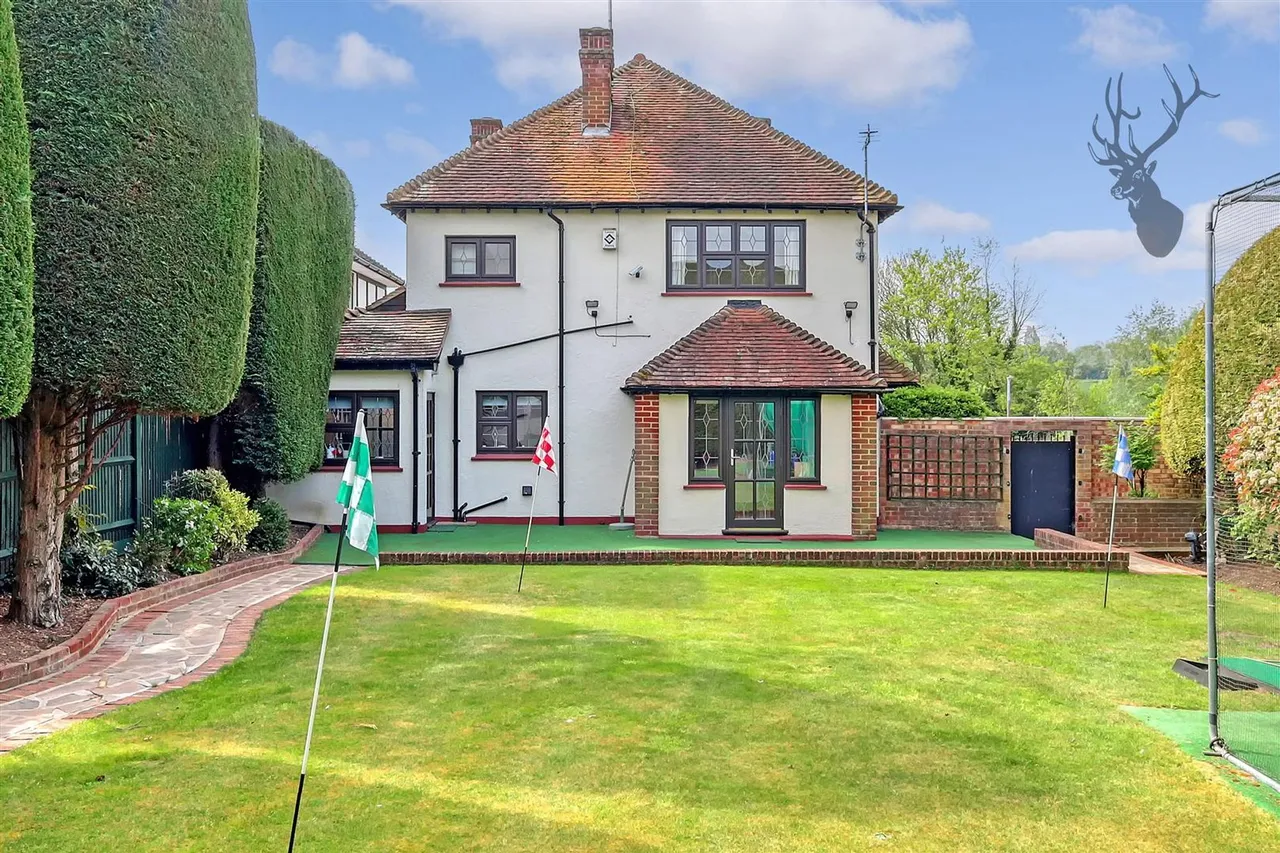 Courtland Drive, Chigwell, IG7, photo 29