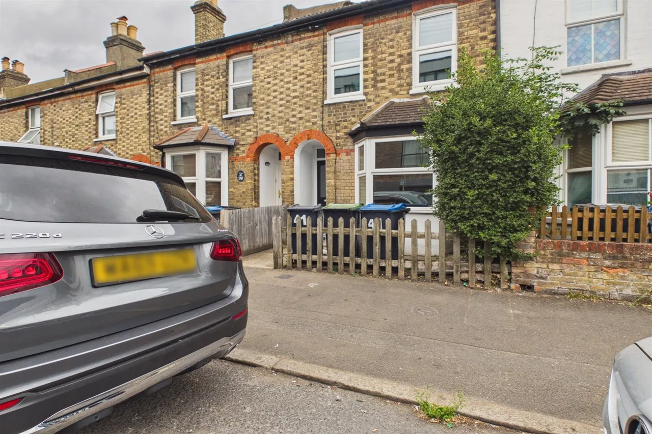 3 bed house for sale — South Croydon, CR2 0PE