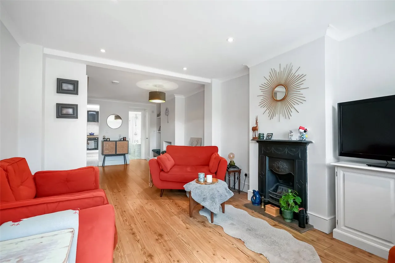Parrs Place, Hampton, TW12 2NJ, photo 3
